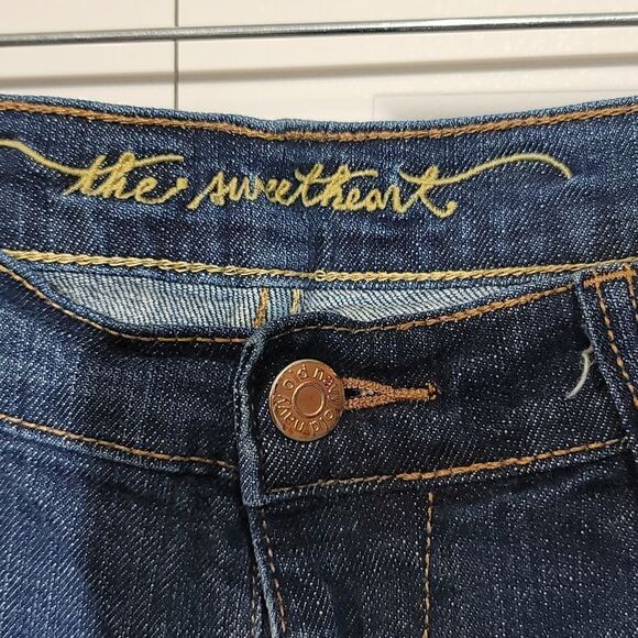 Old Navy Sweetheart Classic Rise Boot Cut Stretch Jeans - Picture 2 of 5